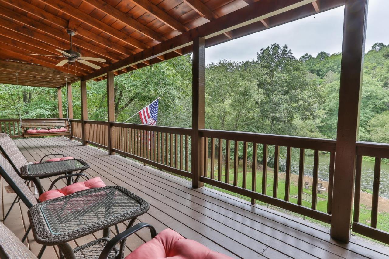Heaven On The Toccoa Where You Will Enjoy The Sites And Sounds Of The Toccoa River Mineral Bluff エクステリア 写真