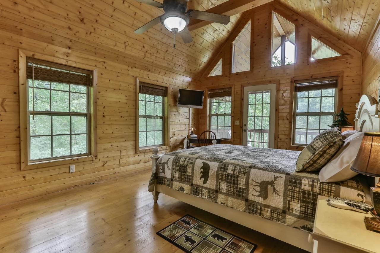 Heaven On The Toccoa Where You Will Enjoy The Sites And Sounds Of The Toccoa River Mineral Bluff エクステリア 写真