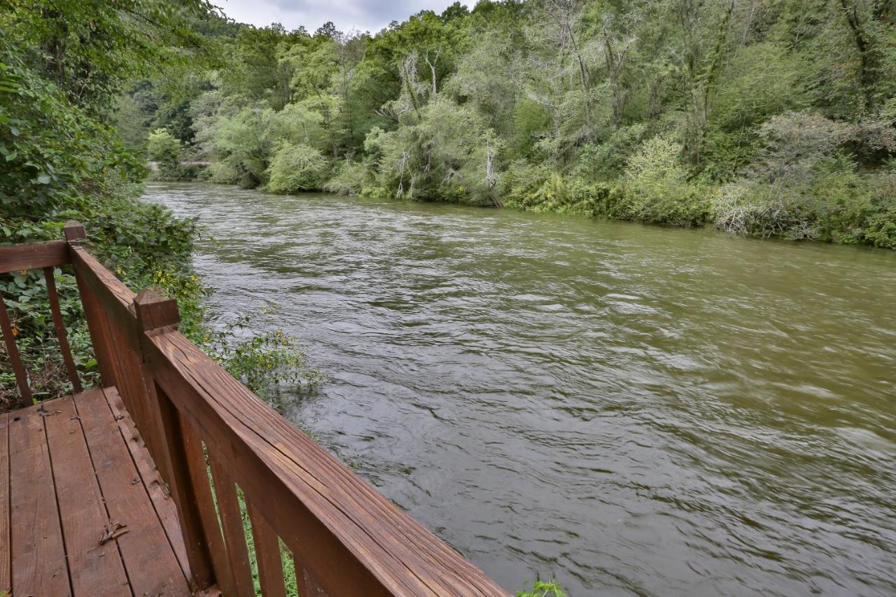 Heaven On The Toccoa Where You Will Enjoy The Sites And Sounds Of The Toccoa River Mineral Bluff エクステリア 写真
