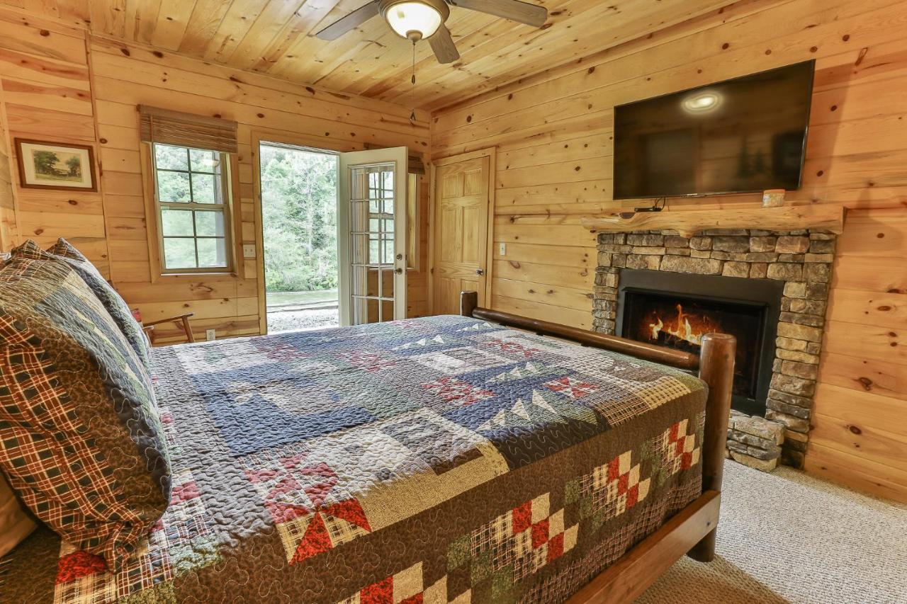 Heaven On The Toccoa Where You Will Enjoy The Sites And Sounds Of The Toccoa River Mineral Bluff エクステリア 写真